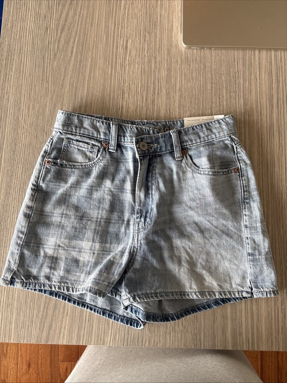 American Eagle Highest Rise Mom Shorts Womens Size 0 25W Light Wash Denim Plaid